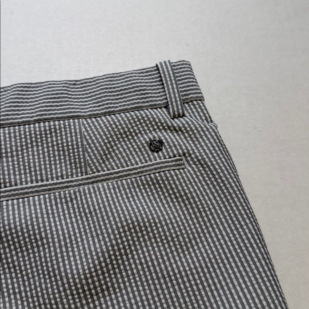 G/FORE Gray Striped Seersucker Shorts
STYLE# G4MS21B07 - Picture 6 of 7
